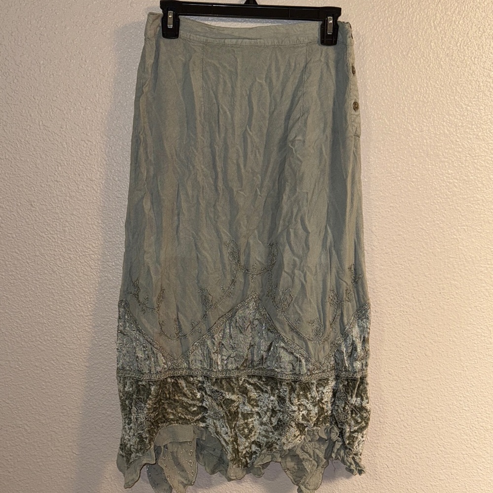 BECCA BOHO Light green Layered Midi Skirt